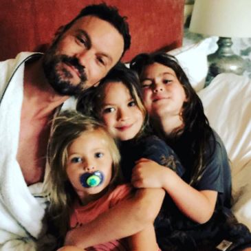 Bodhi Ransom Green with his father Brian Austin Green and siblings